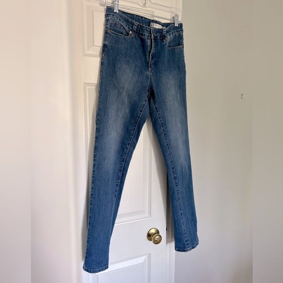 Anne Klein slim straight jeans with stretch size 8 - Picture 1 of 6
